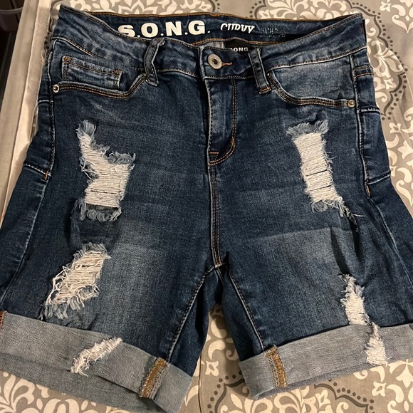 Pants - S.O.N.G. Curvy shorts size 1